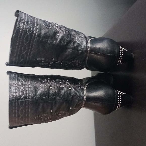 Dingo Rhinestone Low Rise Cowboy Boots - Picture 5 of 14